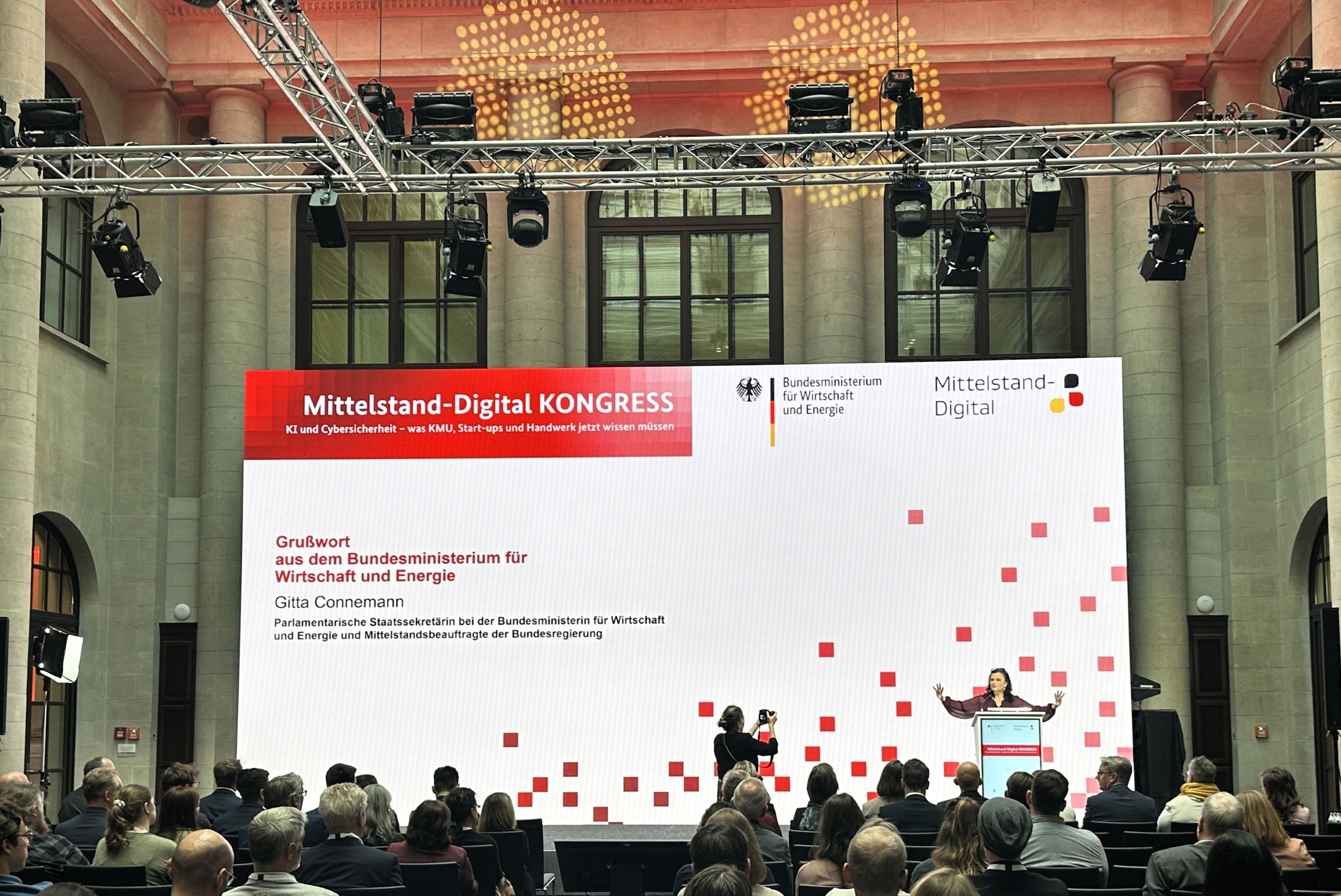 Beim Mittelstand-Digital Kongress 2025 stand alles im Zeichen der Frage, wie Deutschlands Mittelstand den nächsten Technologiesprung bewältigen kann | BERLINboxx